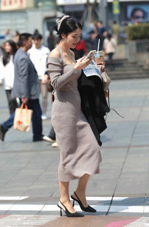 气质高跟街拍少妇-15P