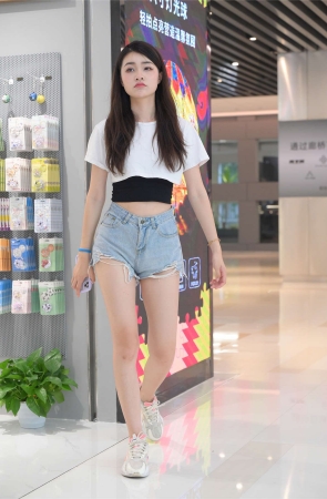 不吃鸡蛋街拍作品 热裤-浅蓝