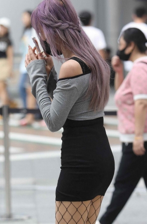 网纹街拍黑丝妹子