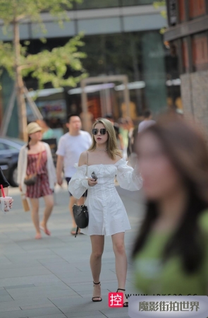 靓丽墨镜女孩3A3723[118M]