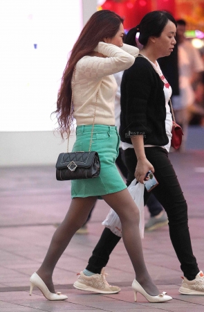 灰丝街拍高跟13P