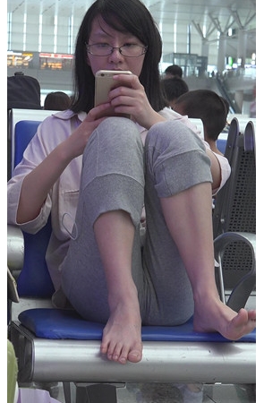 漂亮的斯文小姐姐