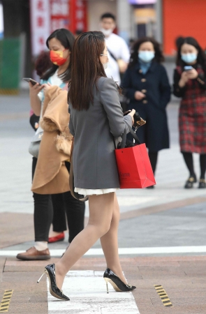 街拍肉丝高跟shufu
