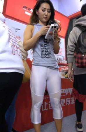 4K 丰腴紧身弹力裤健身美女