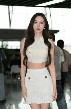 知性白色套装裙 [70P-1.34GB]