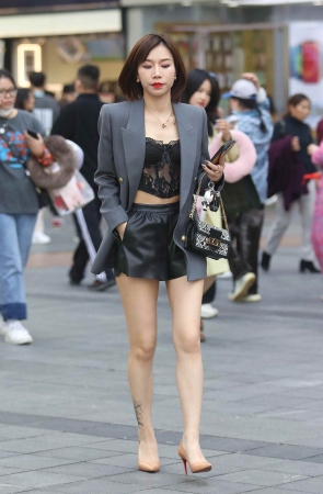 气质街拍高跟shaofu