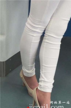 性感修身白裤高跟鞋粉衣MM