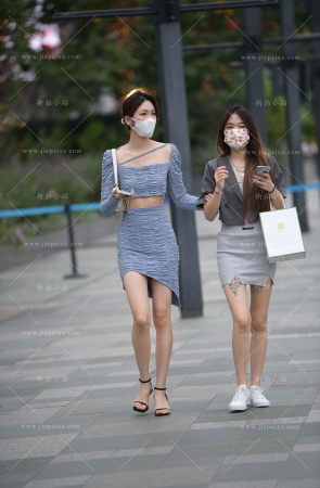 街拍蓝色裙大长腿女神  [21P]