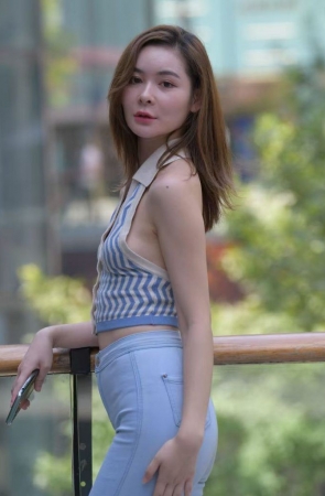 一只麋鹿摄影作品  露背蓝牛美女 [564P-10.2GB]