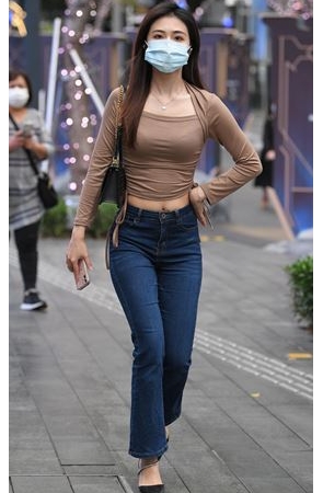 紧身牛仔裤美女(64P)