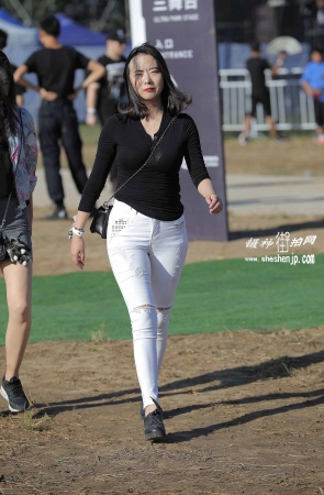 8915-1+89/圆润白裤，好身材的女人 6P