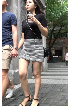 漂亮的包臀裙美女