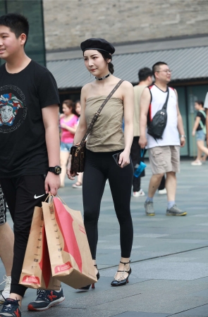 清秀骨感气质