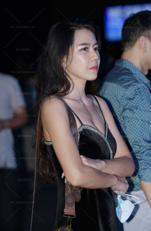 冷艳女孩裙装穿搭240429-6-59 15P