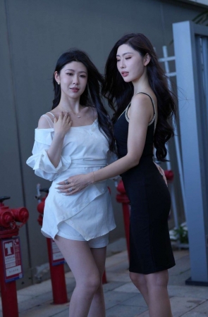 闺蜜间的黑白搭配 [50P-904MB]