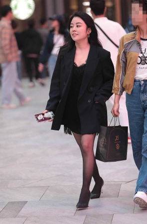 性感街拍黑丝高跟