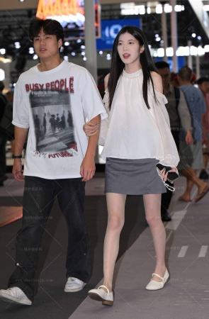 2562-74-49√苗条美腿肉丝平底鞋女友