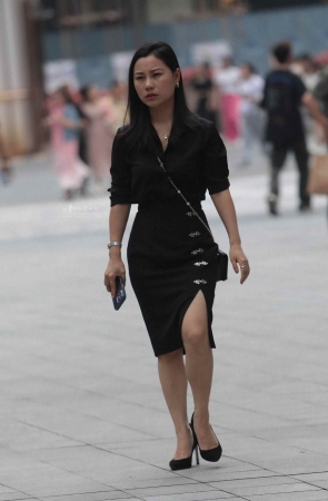 高跟街拍少妇-13P