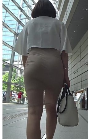 紧身包臀裙丰腴美眉