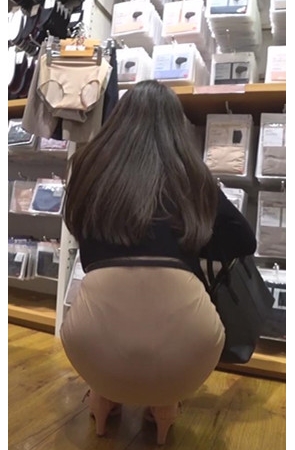 薄纱包屯短裙性感OL美女