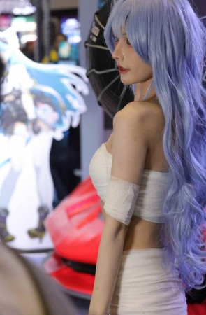 白色套装裙 [151P-2.05GB]