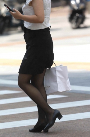 街拍黑丝职业装