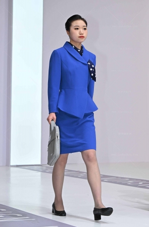 2641-11-70√绿瘦酒店-灰丝服务员 9P