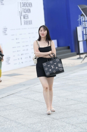 白里透红的美zu