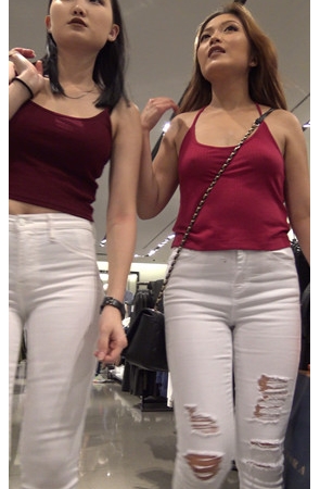 商场里试衣服的白裤紧身小姐姐③