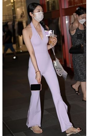 紧身连体衣美女(96P)