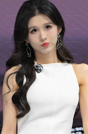 25610-29-87√百万网红-婕妤-美足特写妥妥的 13P