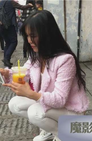 粉衣白裤美眉 [3.09 GB/MP4]