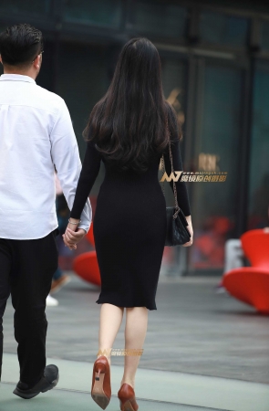 紧身裙，高跟