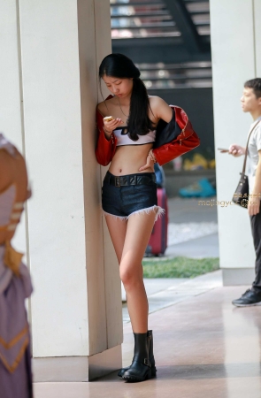 妹纸实在太苗条