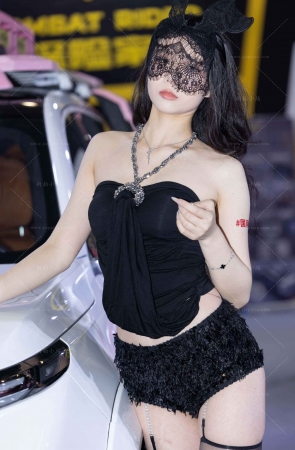 改装车展，性感模特~