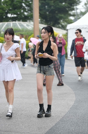 美腿短靴热裤小姐姐 [19P]