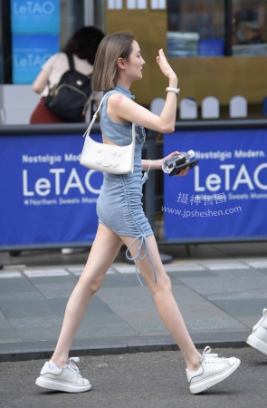 22715-11+76纤细美腿小姐姐 13P