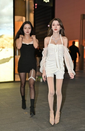 黑白闺蜜 [212P-4.43GB]