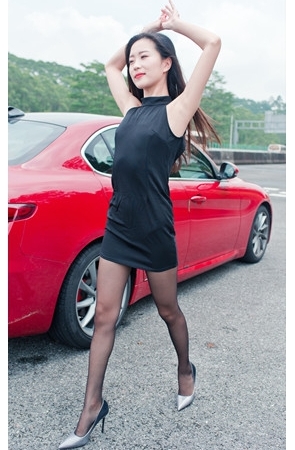 黑丝小姐姐【套图+视频】