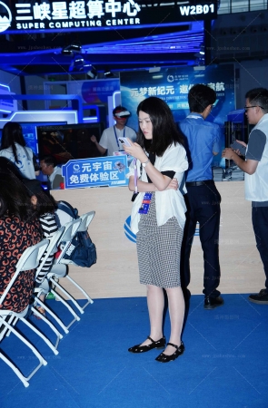 2024年8月某大型展会丝袜美女图集 10P