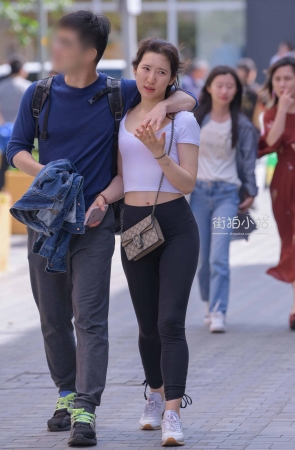 别人家的蜜臀女友