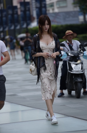 性感漂亮的长裙美女
