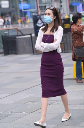 232518-3=73√爱穿肉丝的娇萋～ 18P