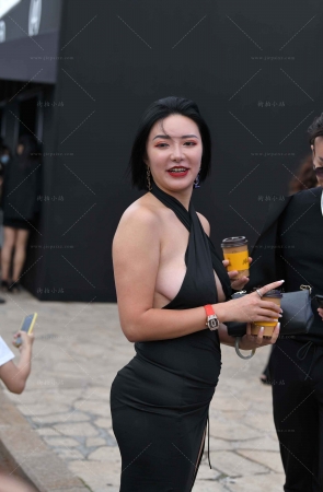 豪放性感韵味贵妇