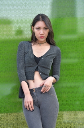 性感蜜桃裤美女