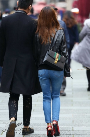 紧身牛仔裤红色凉高