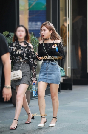 性感包臀牛仔裙