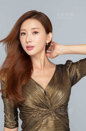 林志玲暗金身黑丝 44p