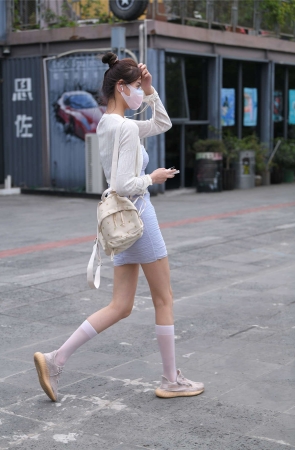 骨感清秀美