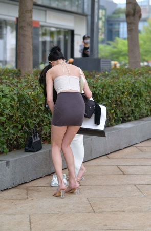 超短包臀裙美腿